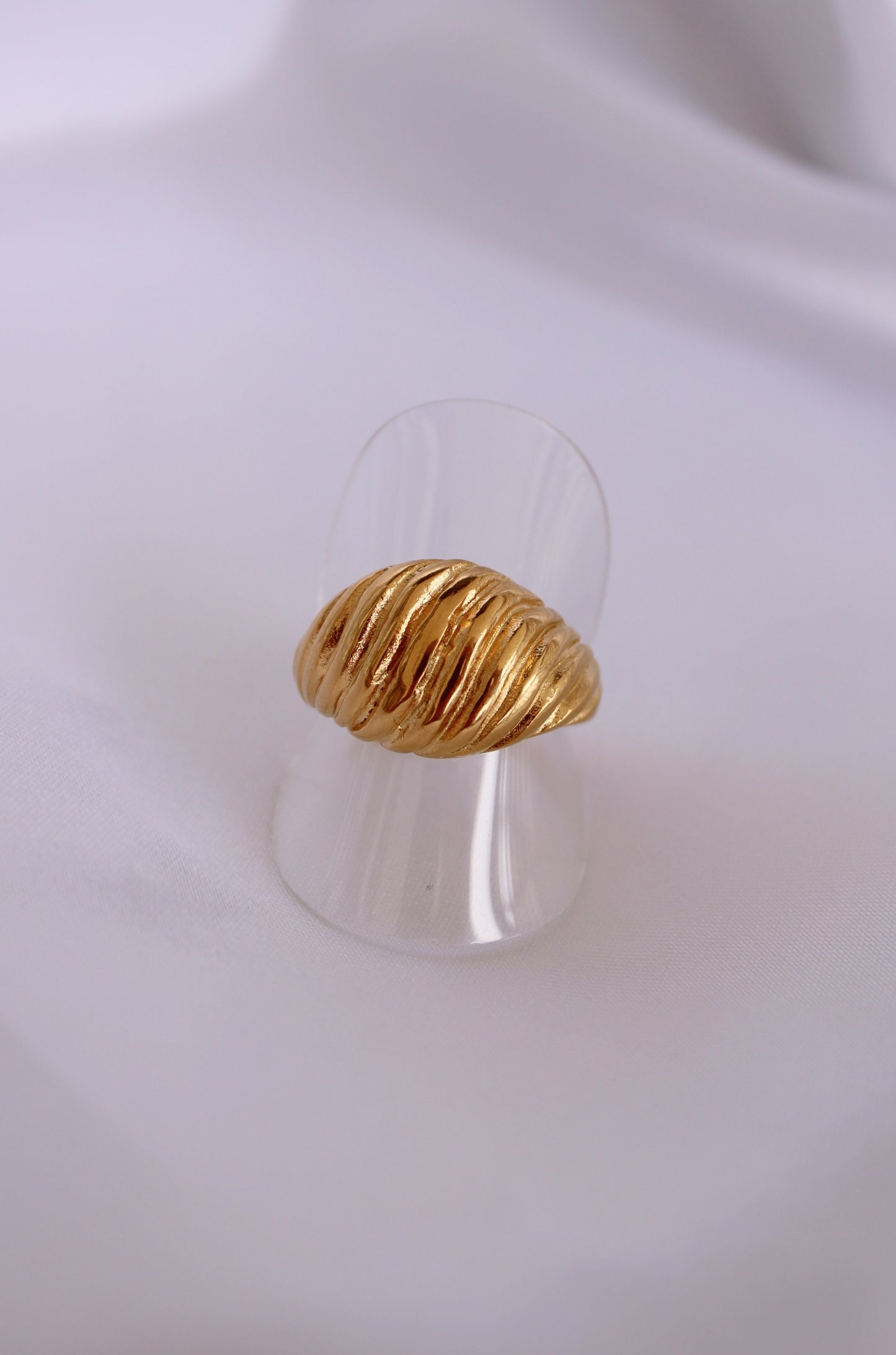 Anel dourado